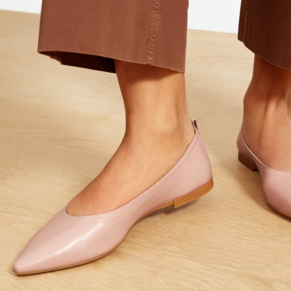 Everlane 40-Hour Flat in Dusty Lilac